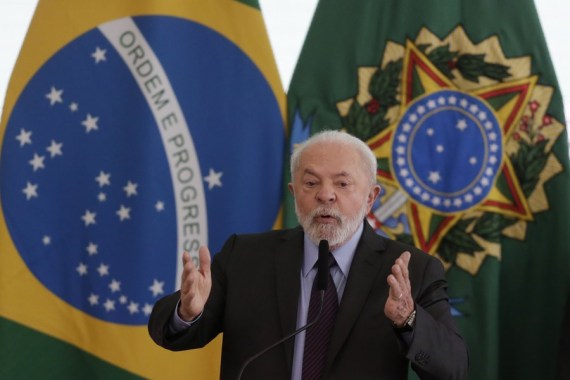 El Gobierno de Brasil informó a la Unión Europea (UE) que no cederá en la cuestión de las compras gubernamentales dentro de las negociaciones para el acuerdo entre el bloque europeo y el Mercado Común del Sur (Mercosur). ), afirmó hoy martes el presidente brasileño, Luiz Inácio Lula da Silva.