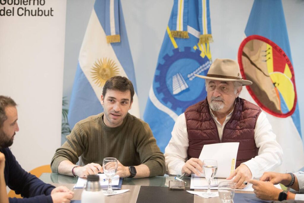 Torres encabezó reunión de gabinete conjunta en Comodoro