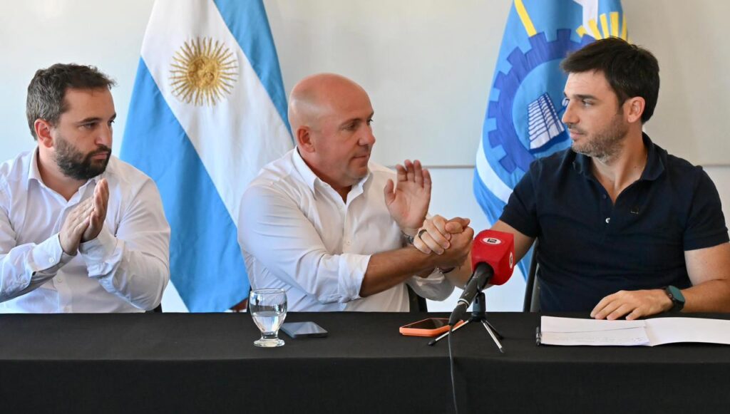 Torres encabezó la apertura de sobres para la obra de la circunvalación de Puerto Madryn