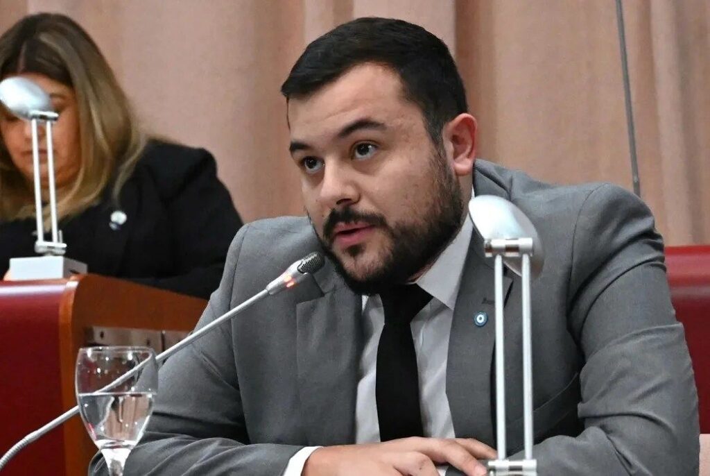 Más críticas contra Treffinger: “Debería conocer su provincia antes de hablar; es un desubicado que nos recuerda a los peores momentos del kirchnerismo”