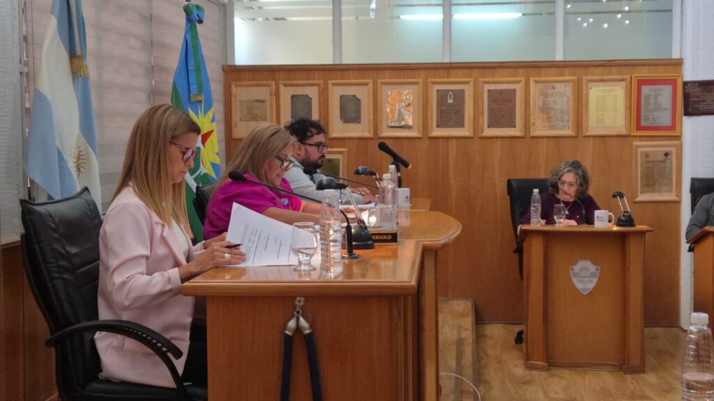 Obras, servicios públicos y matriz productiva, entre los temas abordados en la Sesión N° 950