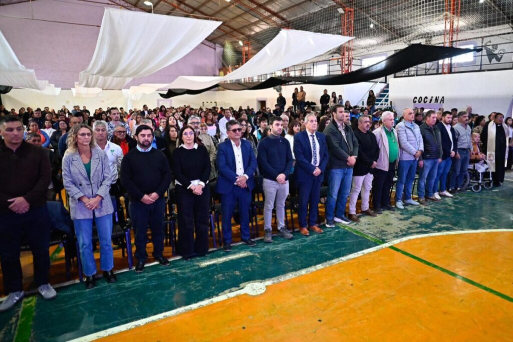 Torres encabezó el 83º aniversario de Alto Río Senguer con anuncios de viviendas y obras para fortalecer los servicios públicos